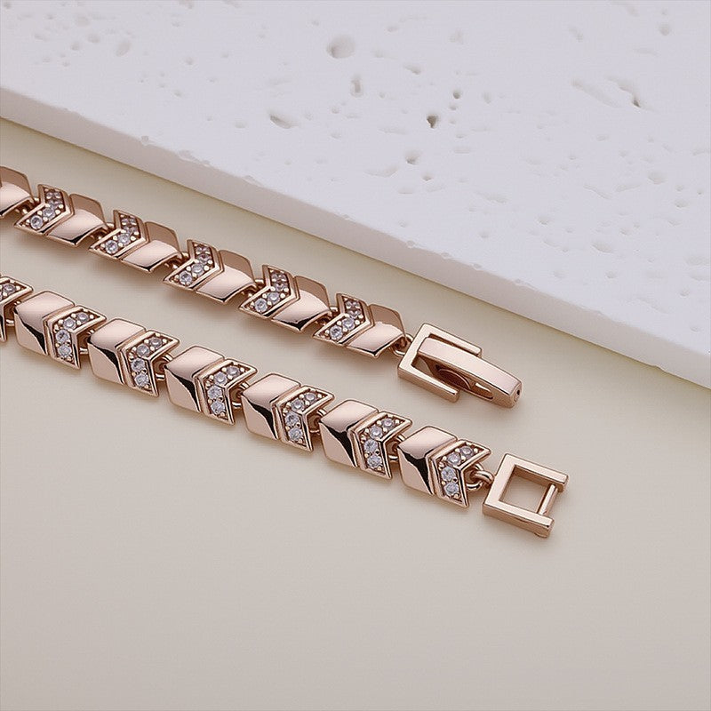 Trendsetzendes Armband ein kreatives, schlichtes Armband aus Kupfer und Zirkonia5