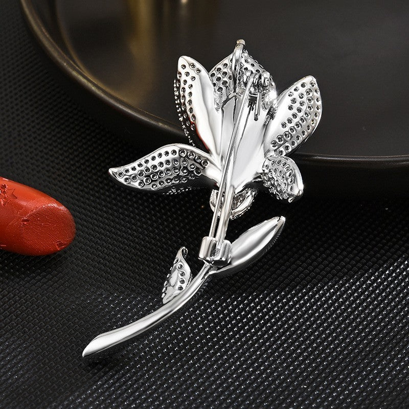 Damen Tulpen Brosche Elegantes SilberWeiß Temperament Kristall aus Österreich11