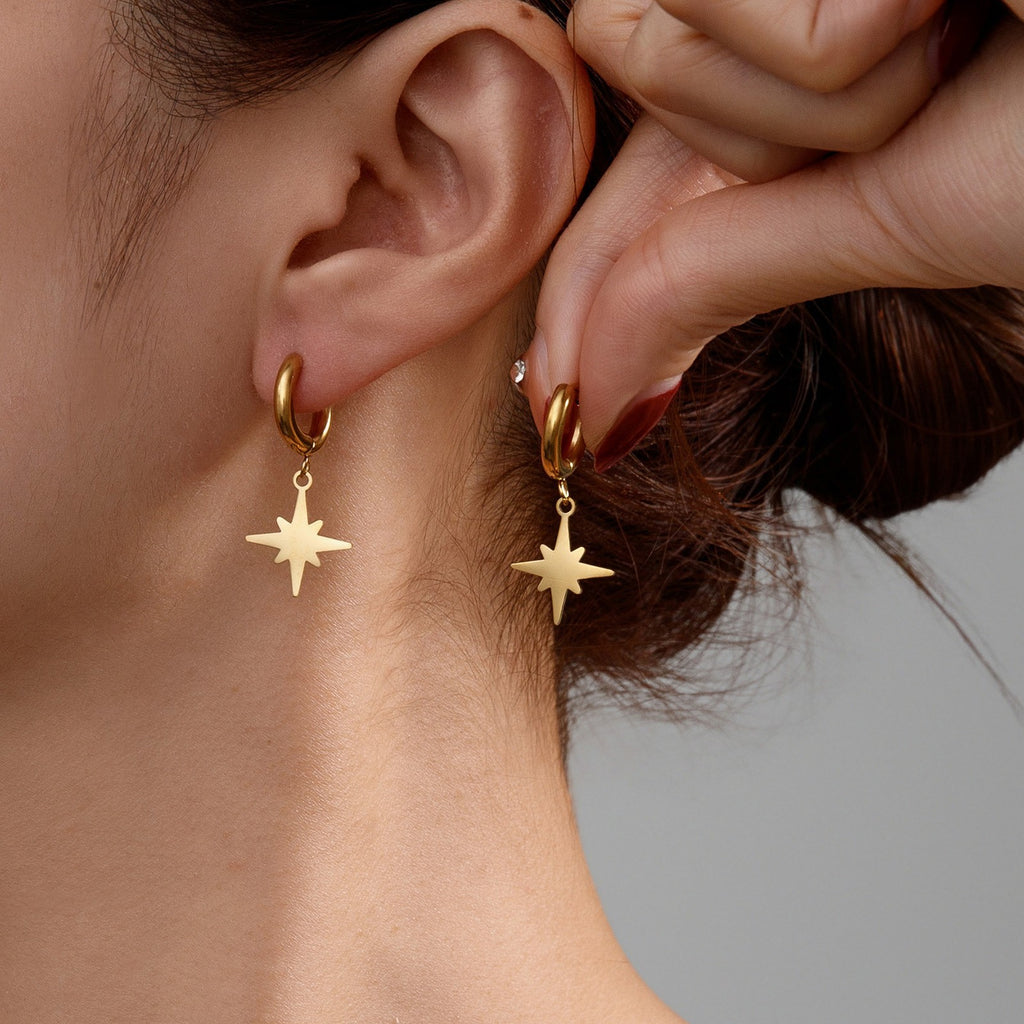 Damen Ohrringe Creole 18K Gold Titanstahl Achtzackiger Stern einfache Sommer-ni2