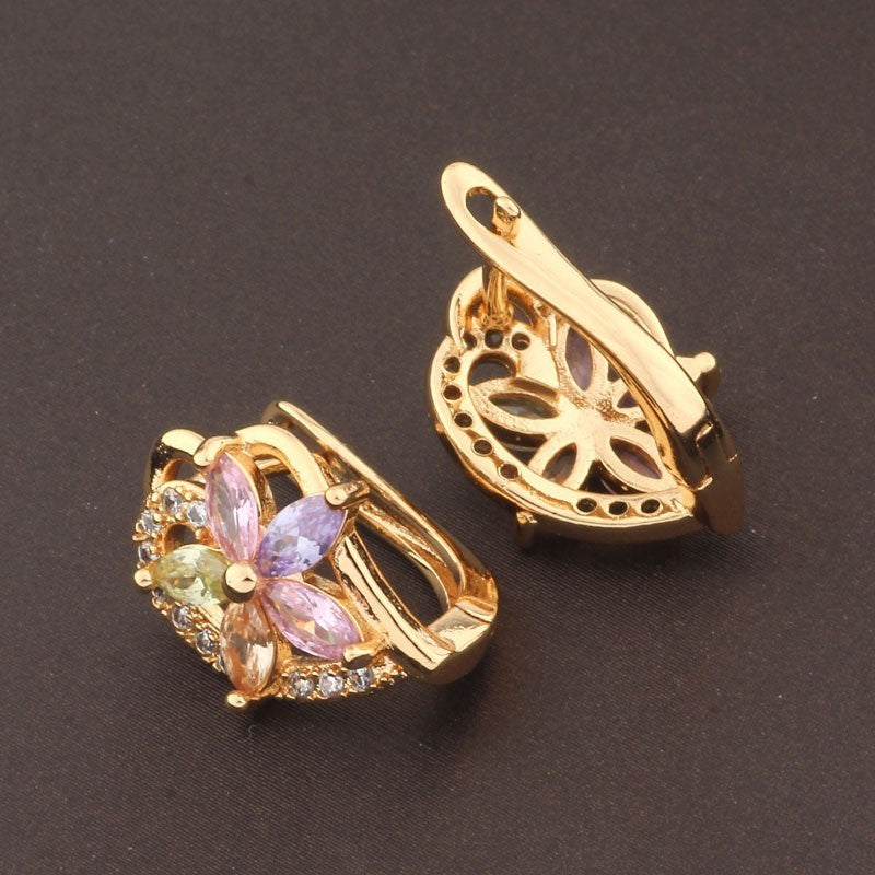 Luxus Damen Ohrringe Gold vergoldet Zirkonia in Blumenform elegante und leichte6