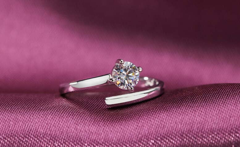 925 Sterling Silber Ring für Damen mit vier Krappen AAA Zirkonia5