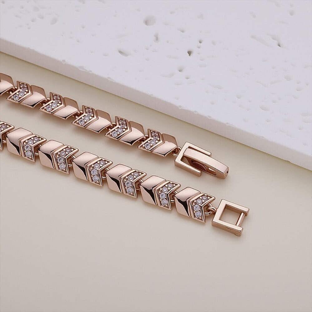 Schlichtes Armband aus Kupfer und Zirkonia2