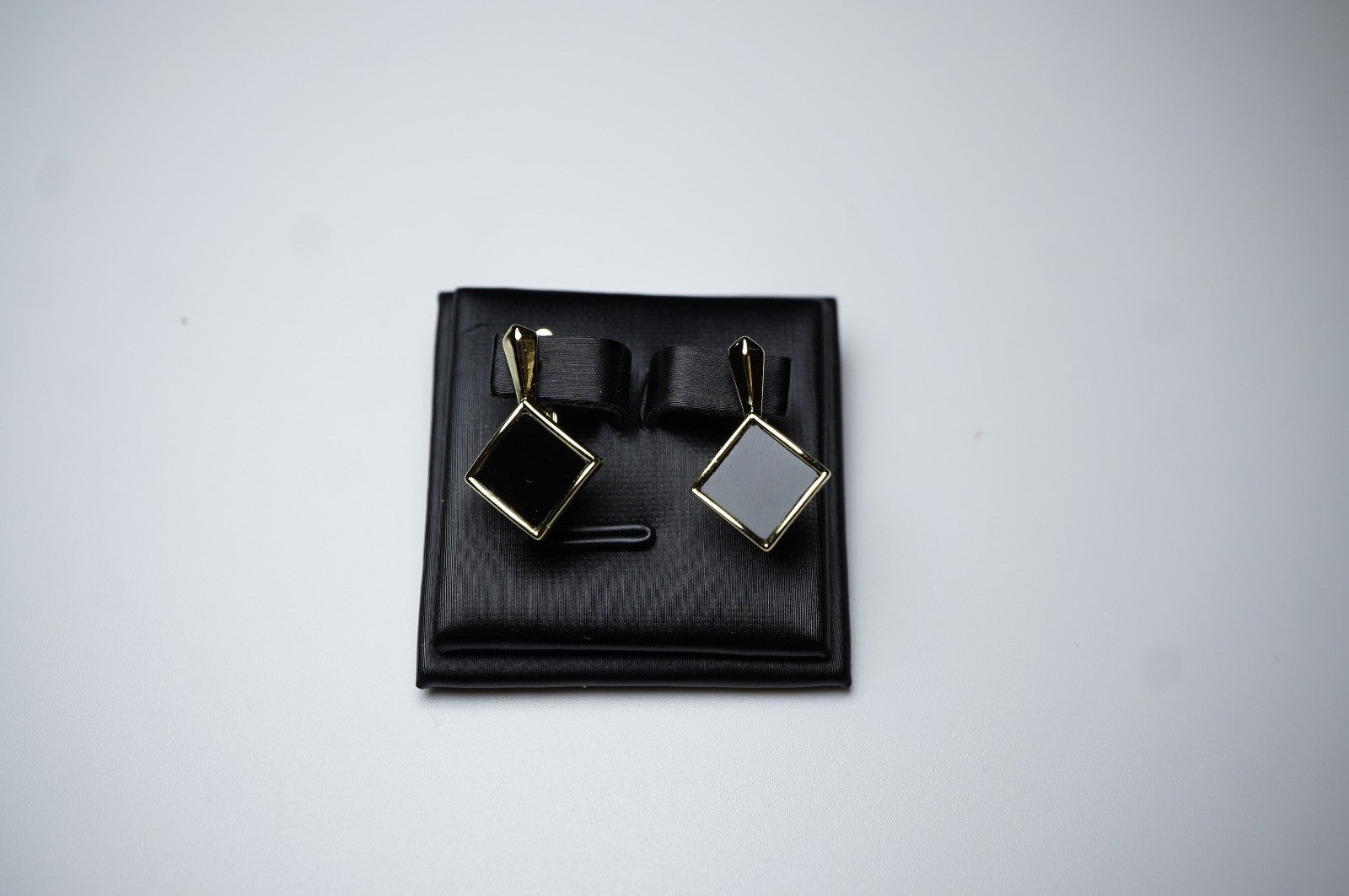 Elegante Damen Gold Ohrringe schwarz emaillierte, rautenförmige Gold (vergoldet)12