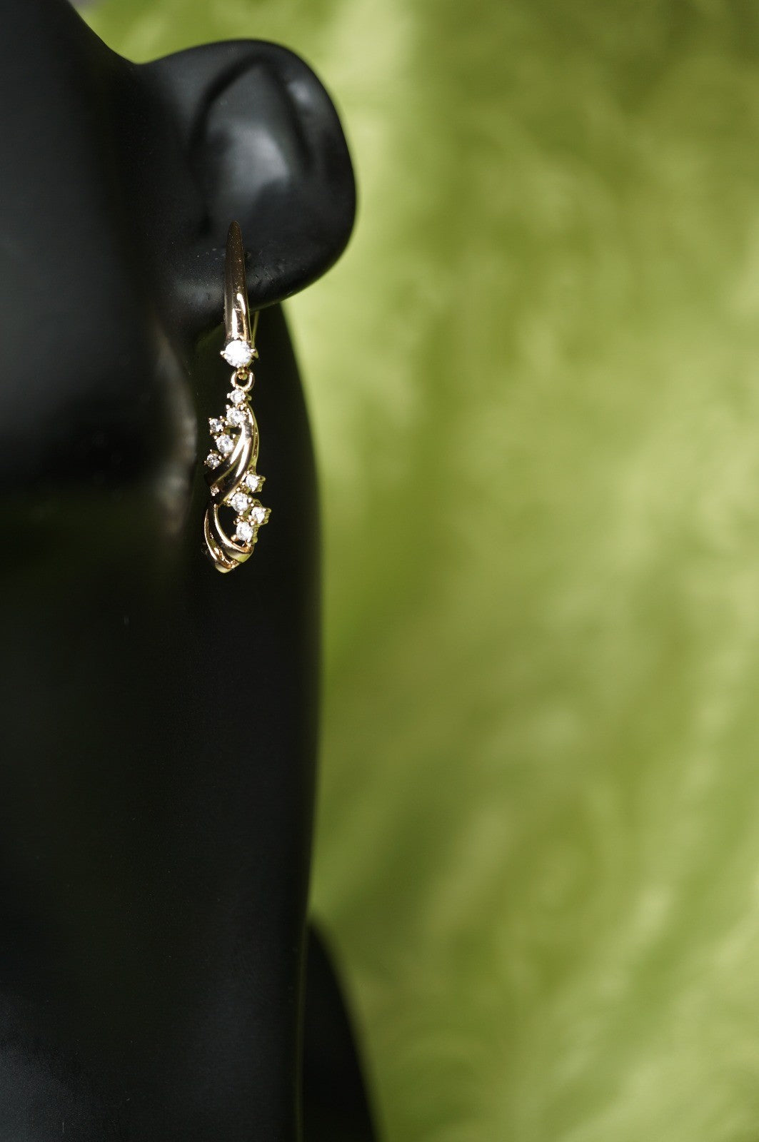 Damen Ohrringe Roségold (vergoldet) geschwungenen floralen ZirkoniaAkzenten – E1