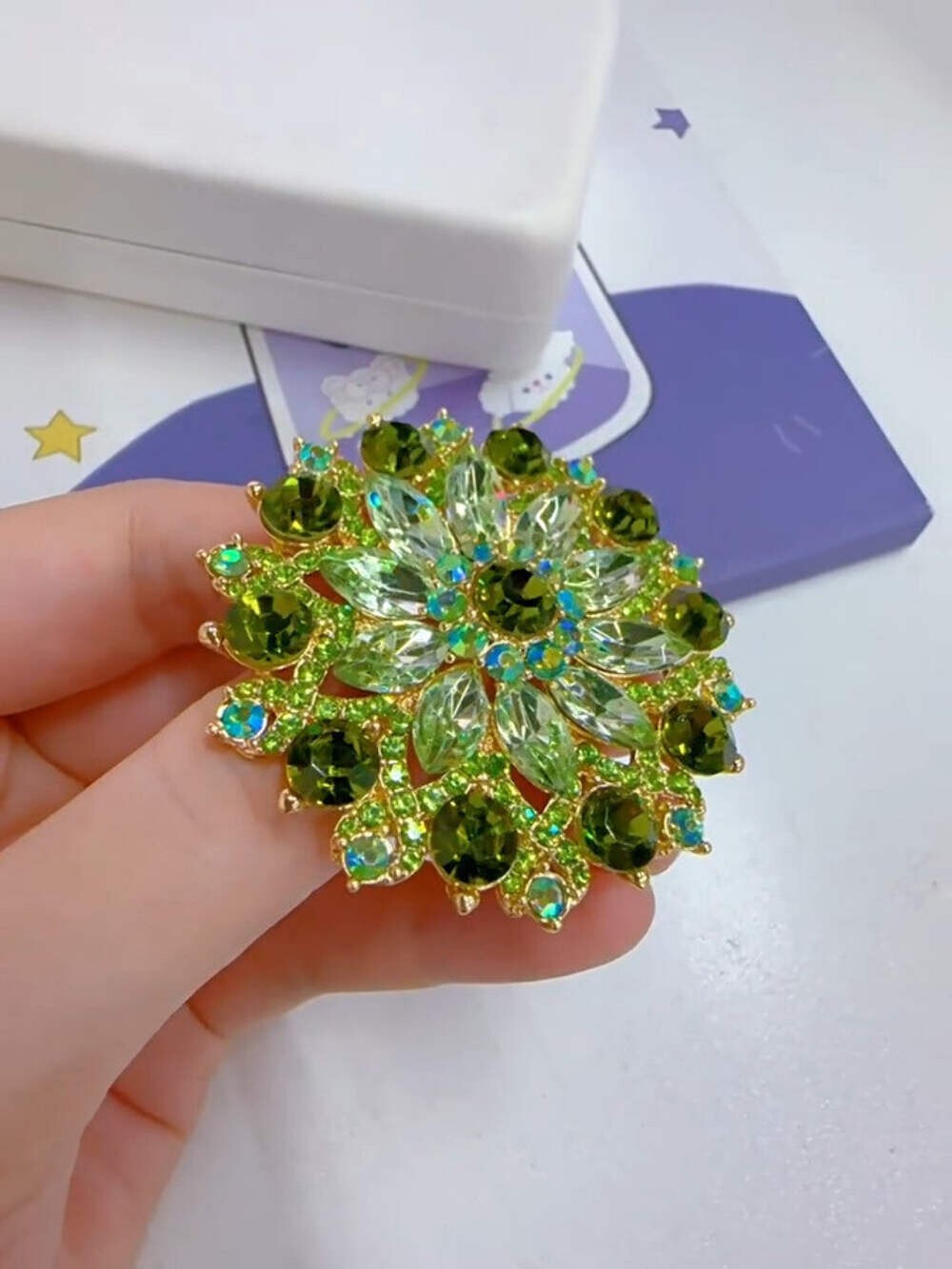 Grüne Strasssteine Sonnenblumen Damen Brosche1