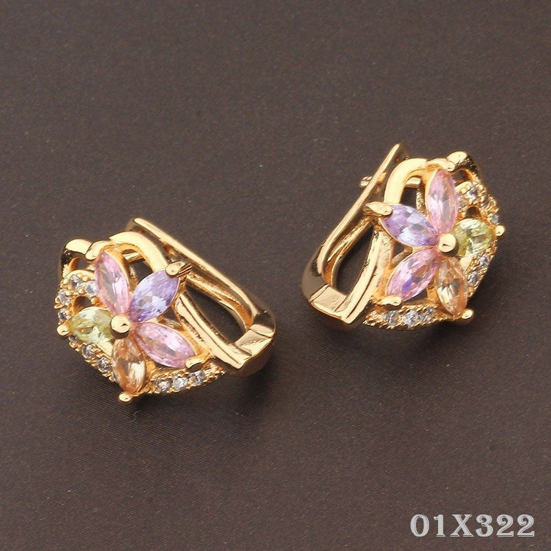 Luxus Damen Ohrringe Gold vergoldet Zirkonia in Blumenform elegante und leichte5