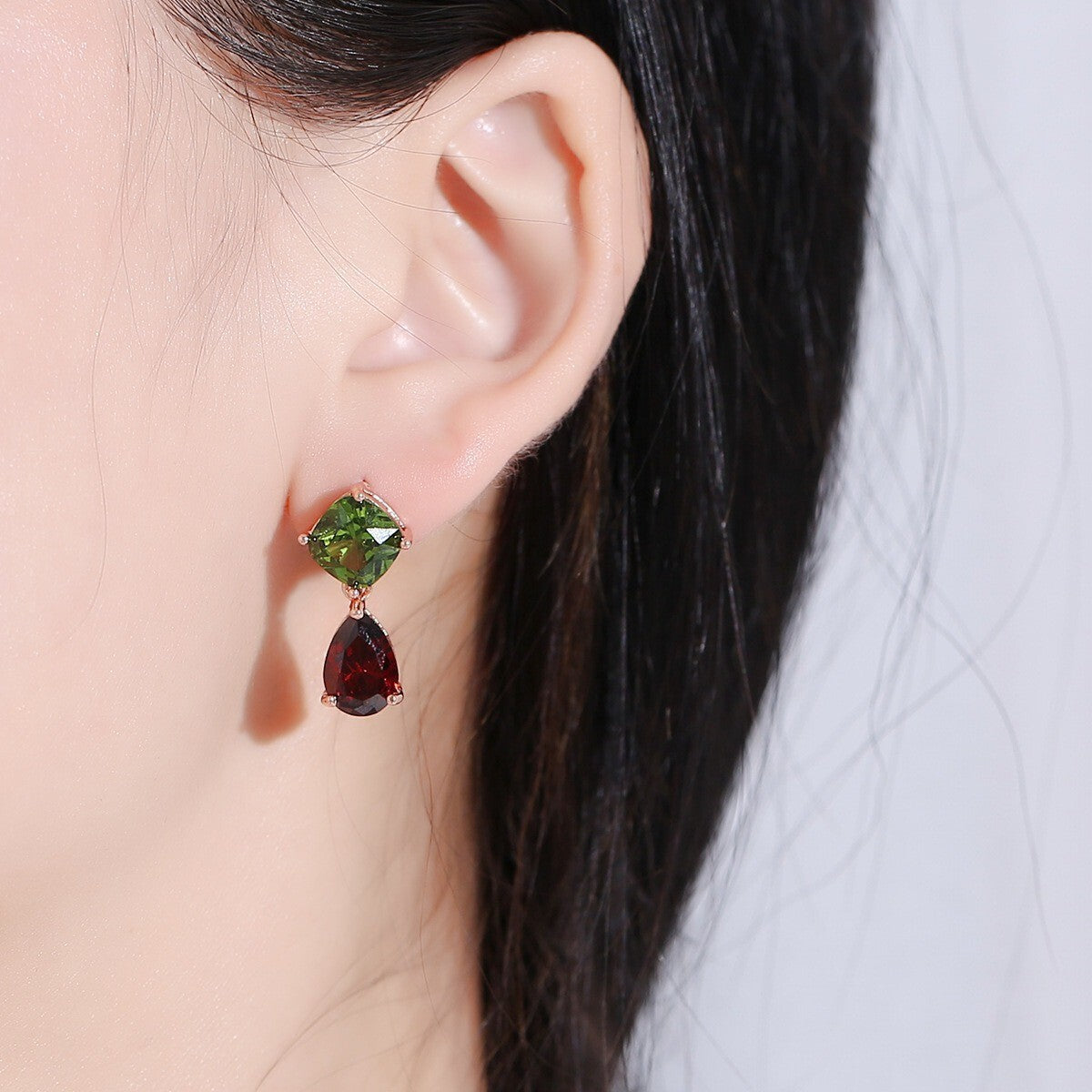 Eleganter Damen Ohrringe Ohrstecker Charm Grüner Peridot Roter Granat Rosé Gold3