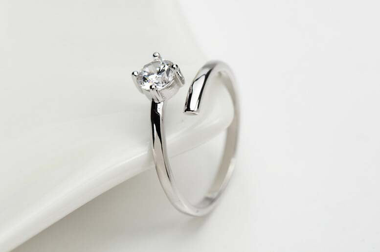 925 Sterling Silber Ring für Damen mit vier Krappen AAA Zirkonia7