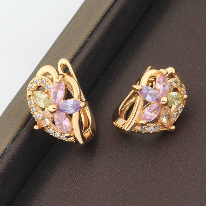 Luxus Damen Ohrringe Gold vergoldet Zirkonia in Blumenform elegante und leichte12