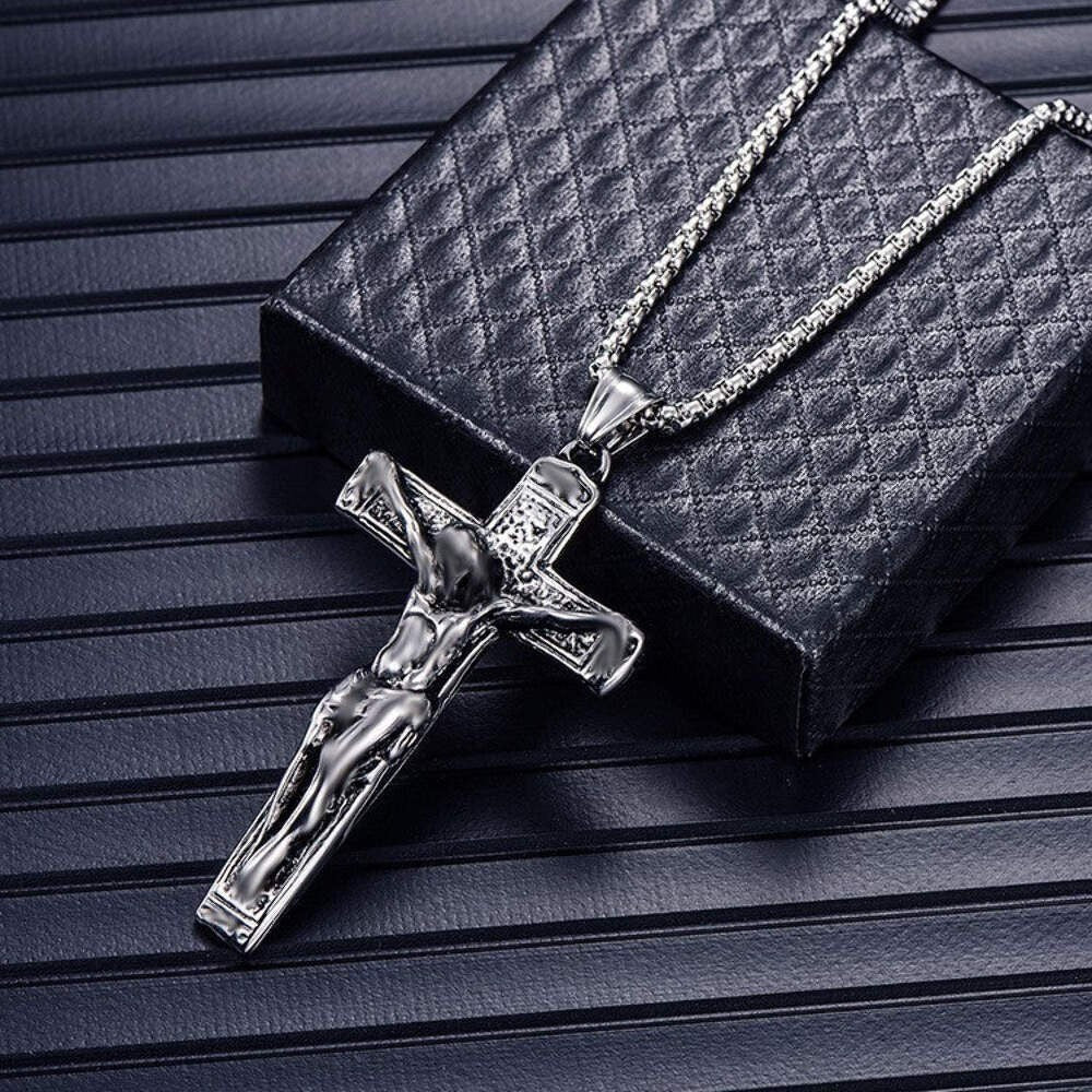 Herren Halskette versilbert Christus Jesus Kreuz Kruzifix8