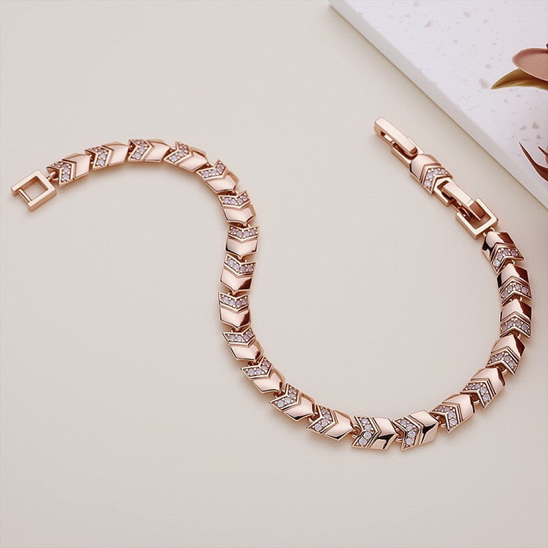 Trendsetzendes Armband ein kreatives, schlichtes Armband aus Kupfer und Zirkonia9