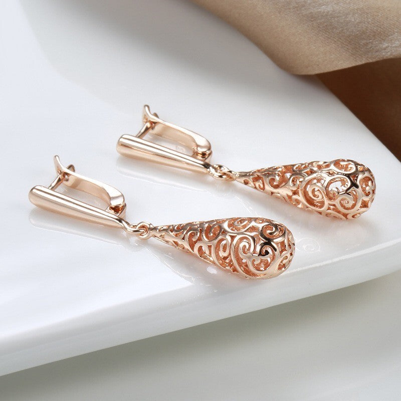 Luxus Damen Ohrringe 585RG Rose Gold Wassertropfen hohle Musterohrringe für Fra6