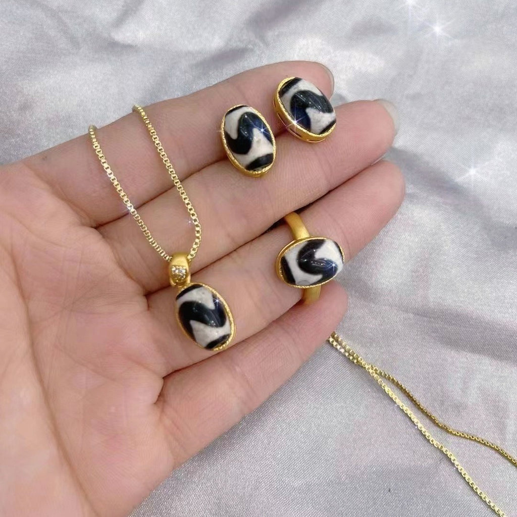 Tibetisches Silber DziPerlenSet, AchatHalskette, Ohrringe, Ring, Dreiteiliges2