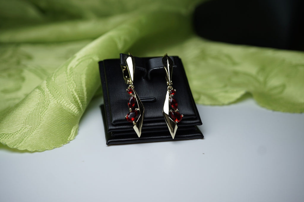 Elegante Ohrringe, 14-Gold-vergoldet roten Zirkon verziert für Damen9