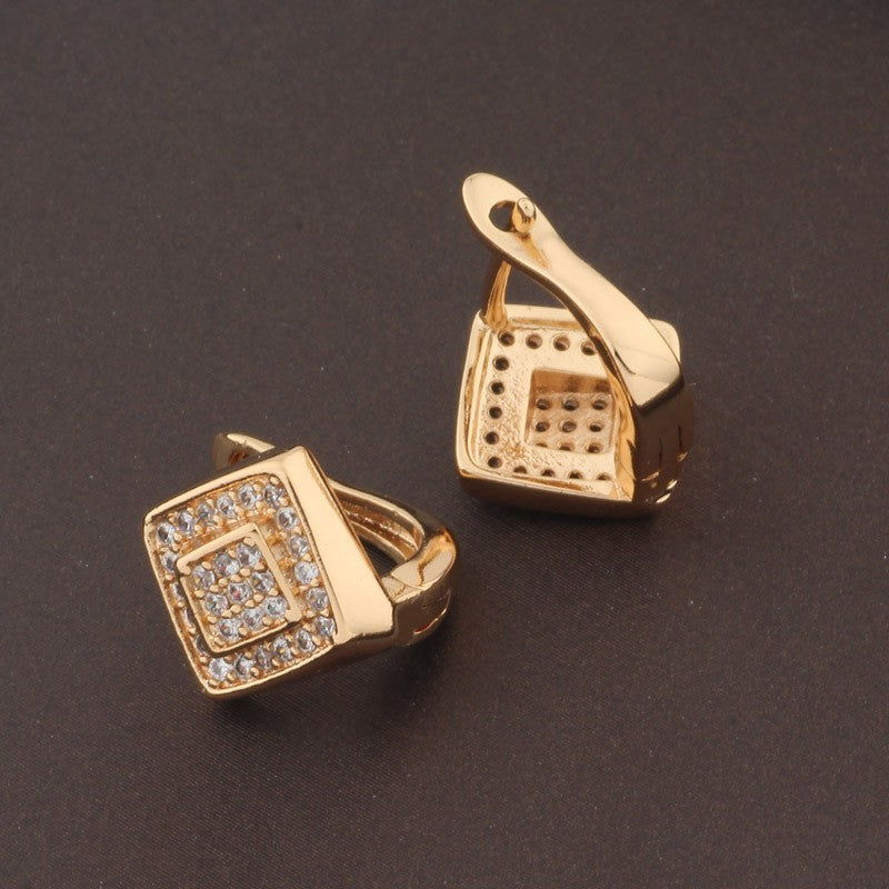 Trendige Damen ZirkonOhrringe, modischem minimalistischem Design in Diamantfor9