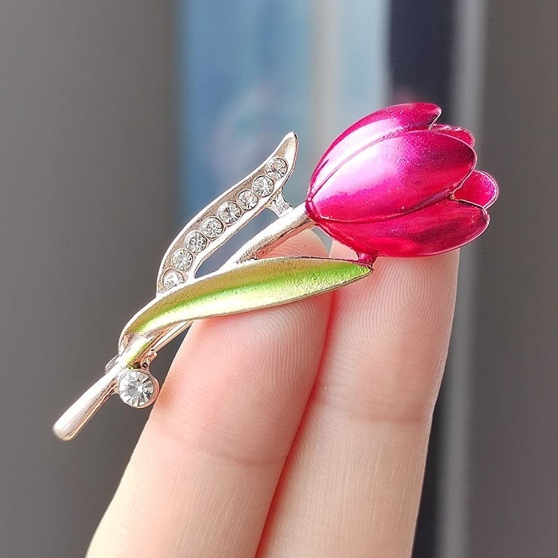 Damen Brosche Tulpenbrosche Temperament kleiner Duftstil Corsage Anzugjacke Anti4