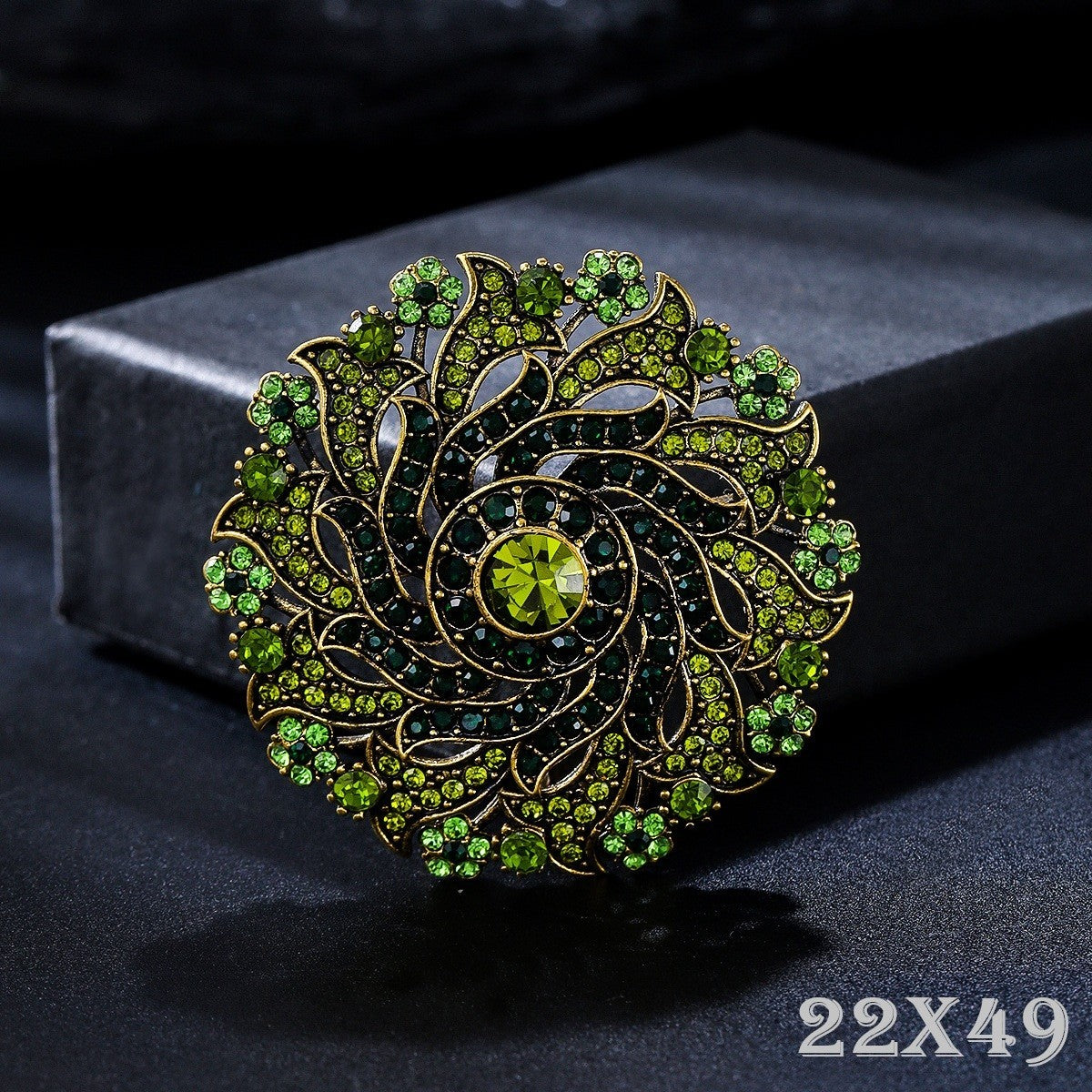 Personalisierte drehbare Kranz Brosche aus Strass Legierung luxuriös und elegant5