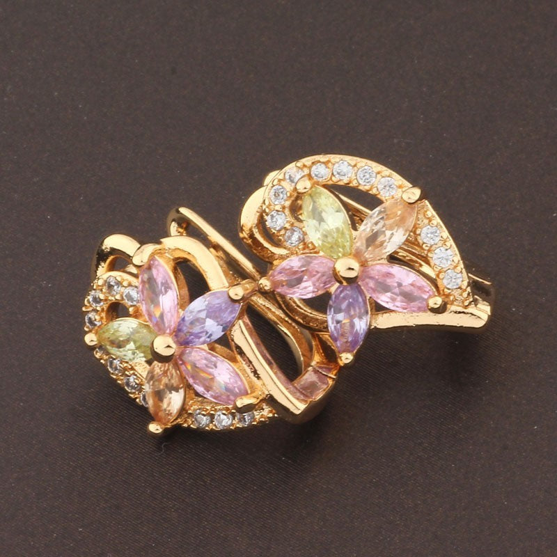 Luxus Damen Ohrringe Gold vergoldet Zirkonia in Blumenform elegante und leichte1