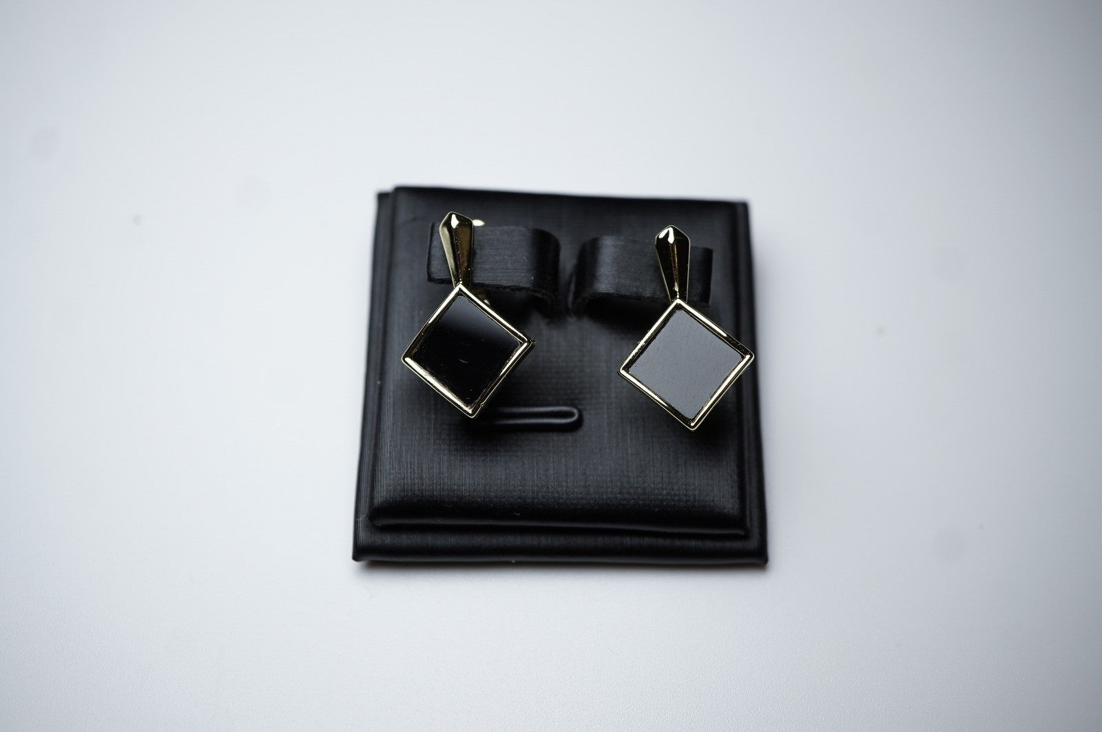 Elegante Damen Gold Ohrringe schwarz emaillierte, rautenförmige Gold (vergoldet)3
