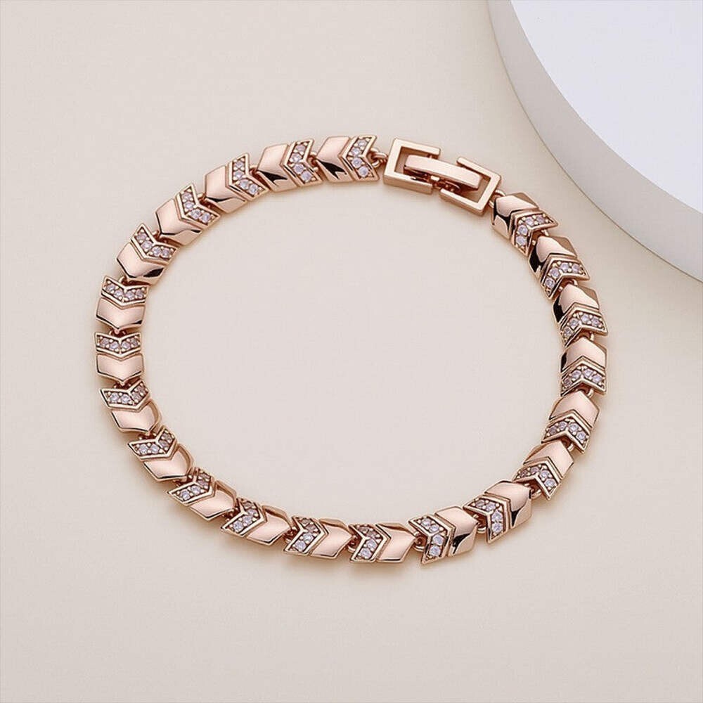 Schlichtes Armband aus Kupfer und Zirkonia7