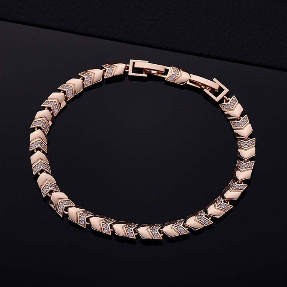 Schlichtes Armband aus Kupfer und Zirkonia3