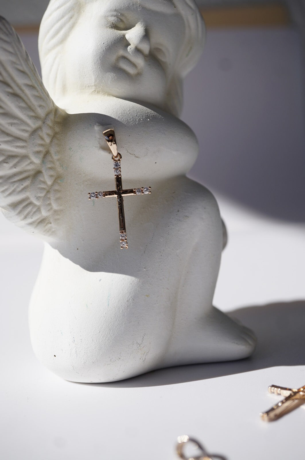 Damen Unisex Lateinischer Kreuz anhänger in 585 Roségold plattiert Modeschmuck3