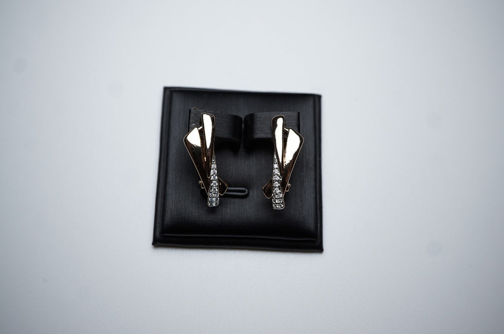 Moderne Ohrringe 585 Rosegold mit weißen Zirkonia-Akzenten Englischer Verschluss5
