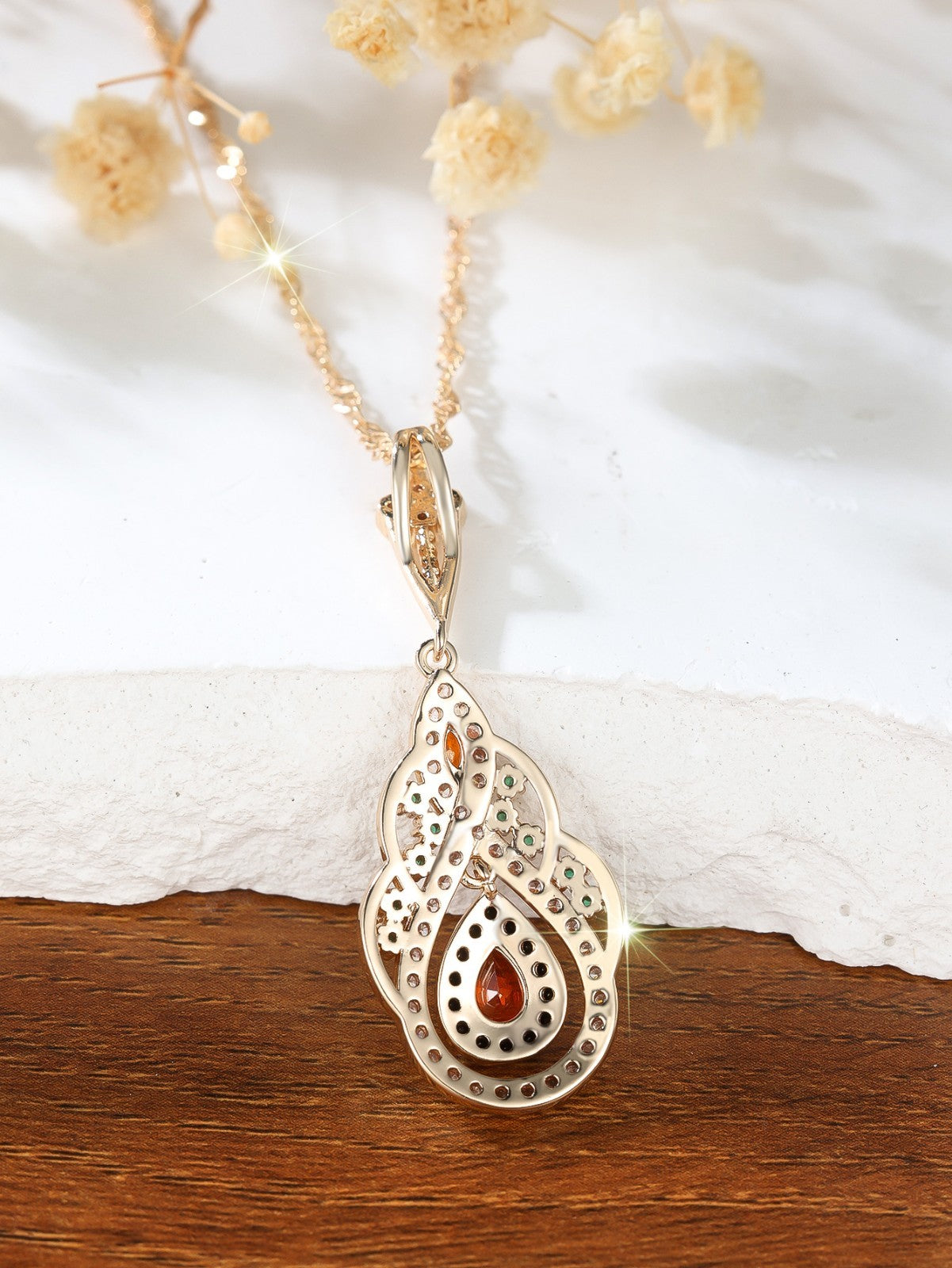 Regenbogen Zirkon Tropfen Halskette Granatapfelrot Trendige und stilvolle, durch3