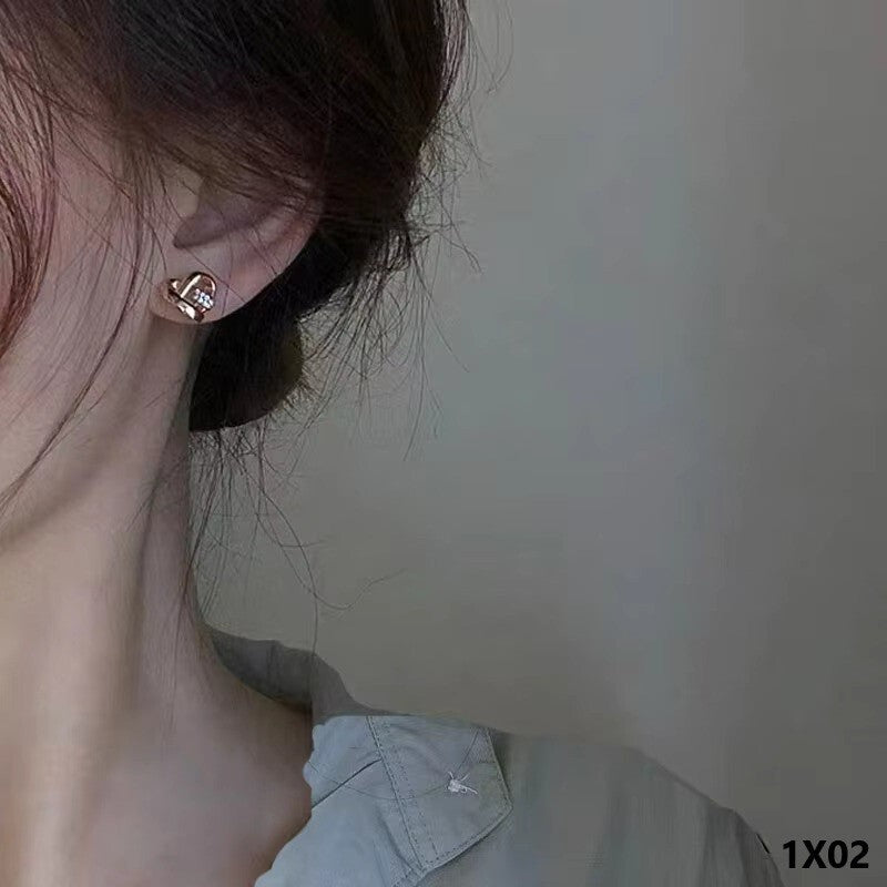 https://i.ebayimg.com/00/s/ODAwWDgwMA==/z/XGsAAOSwKypoUX5T/$_57.JPG