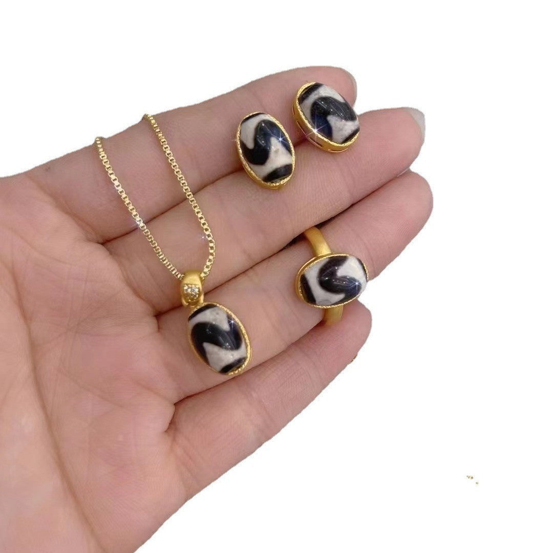 Tibetisches Silber DziPerlenSet, AchatHalskette, Ohrringe, Ring, Dreiteiliges1