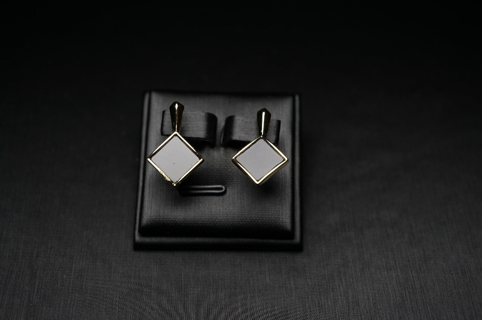 Elegante Damen Gold Ohrringe schwarz emaillierte, rautenförmige Gold (vergoldet)11