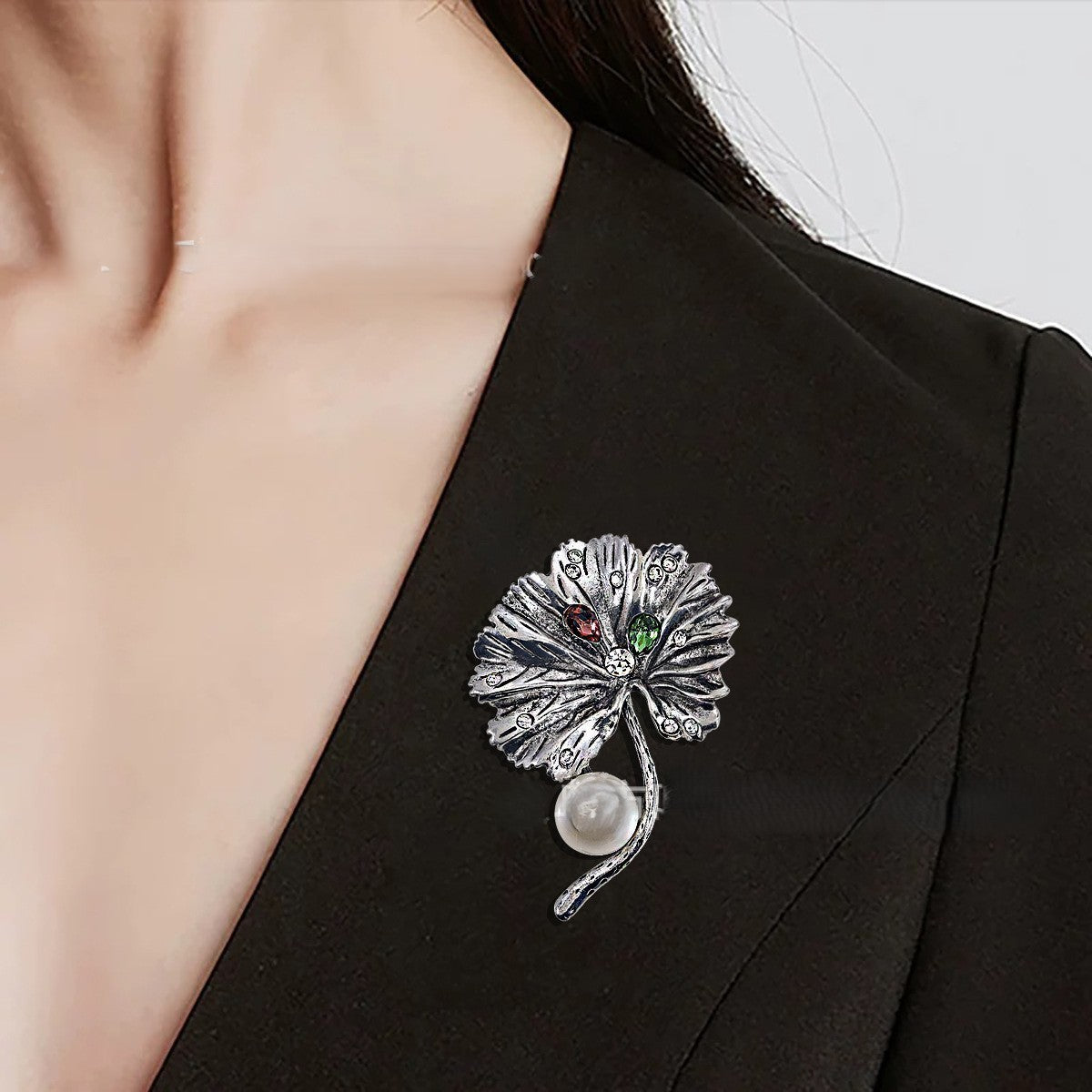 Kreative Damen Lotusblatt Brosche Luxus Legierung Perlen Design Schmuck0