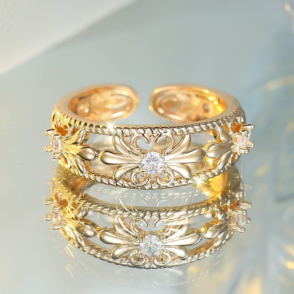 Damen Ring Imitations Gold weißer Diamant Zirkonia mit hohler Blütenknospe – sch0