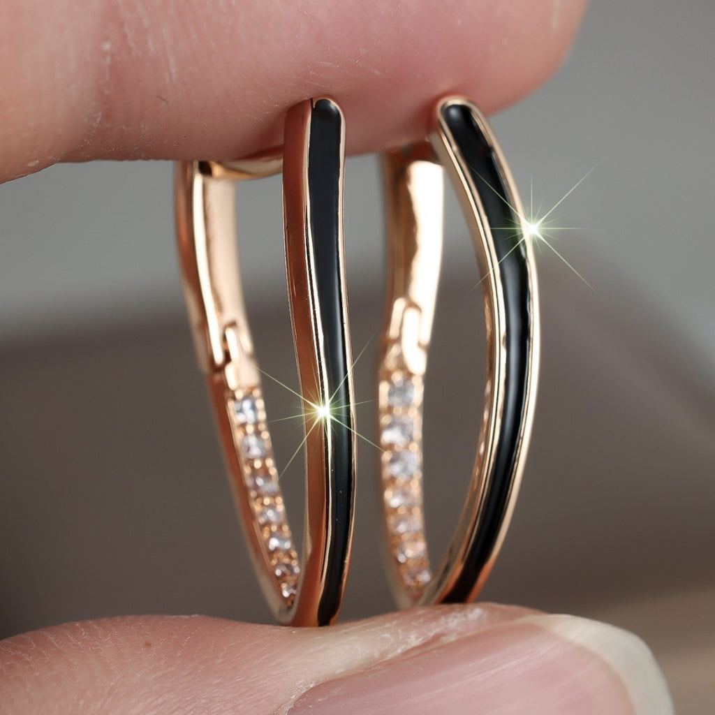 Damen Ohrriinge Champagner Gold Vförmigem Design weißen Diamanten schwarzem3