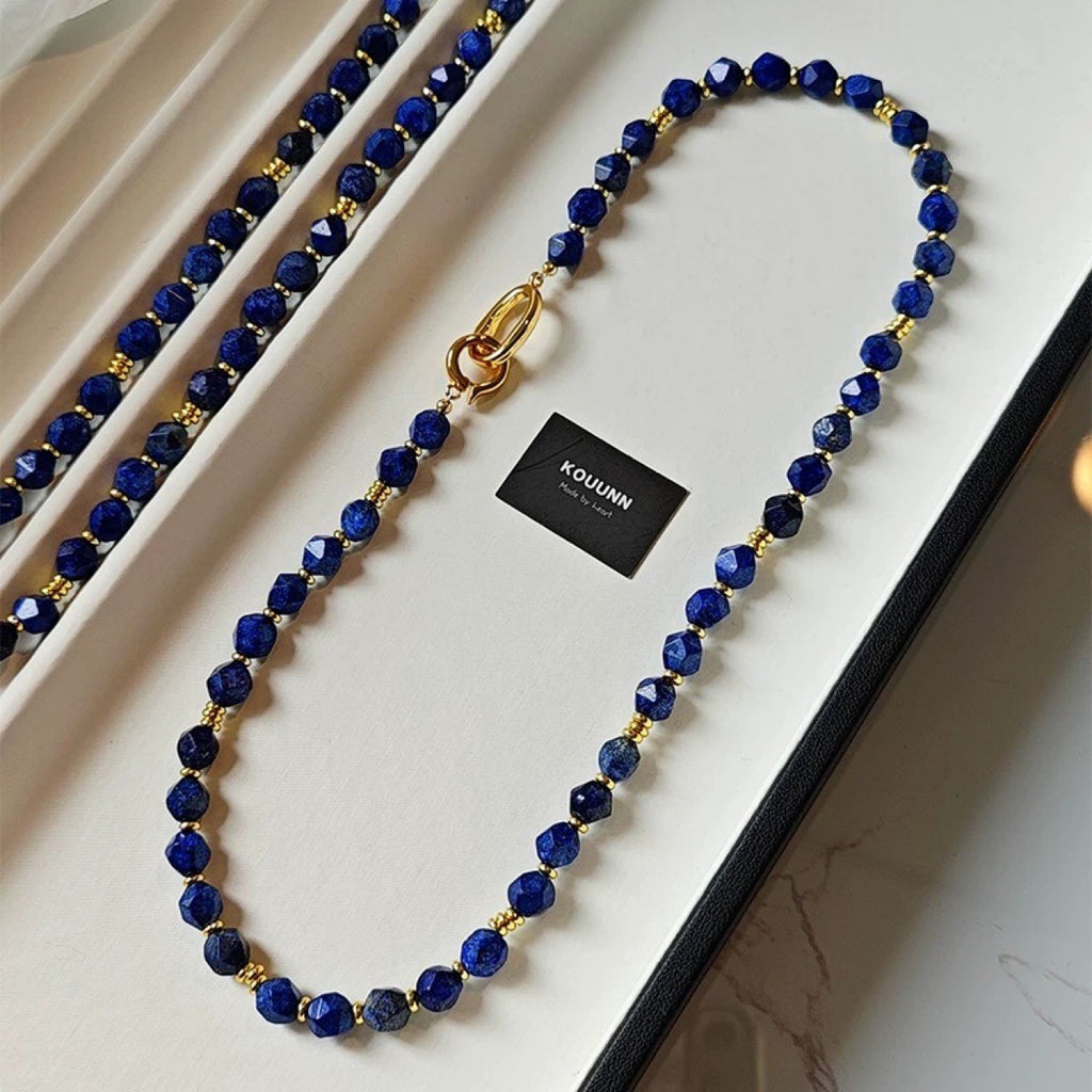 Halskette Lapislazuli für Damen aus facettierten, matten Lapislazuli-Perlen 42cm0
