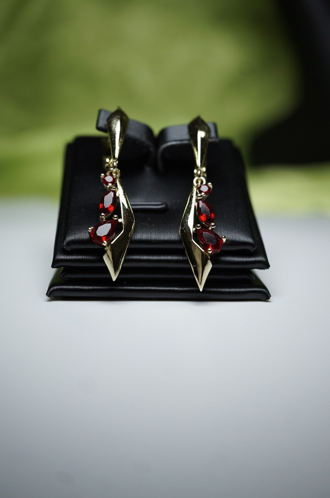 Elegante Ohrringe, 14-Gold-vergoldet roten Zirkon verziert für Damen6