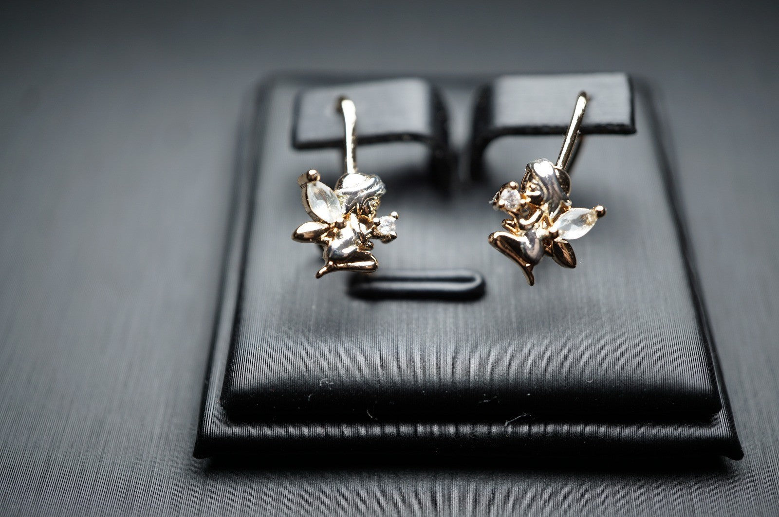 Baby-Engel-Ohrringe mit Drahthaken in zweifarbiger Vergoldung (vergoldet)23