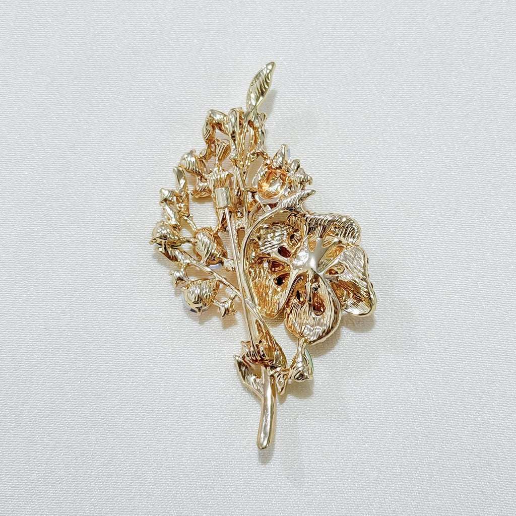 Damen Brosche Hochwertige, Robuste Strass-Brosche mit Lila Rosenstrauß elegante