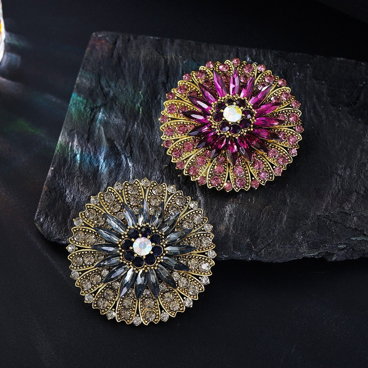 Damen Sonnenblumen Brosche, Damenbekleidungsdekoration mit Strasssteinen besetzt