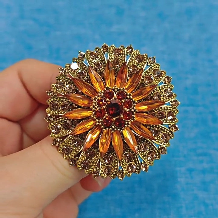 Damen Sonnenblumen Brosche, Damenbekleidungsdekoration mit Strasssteinen besetzt