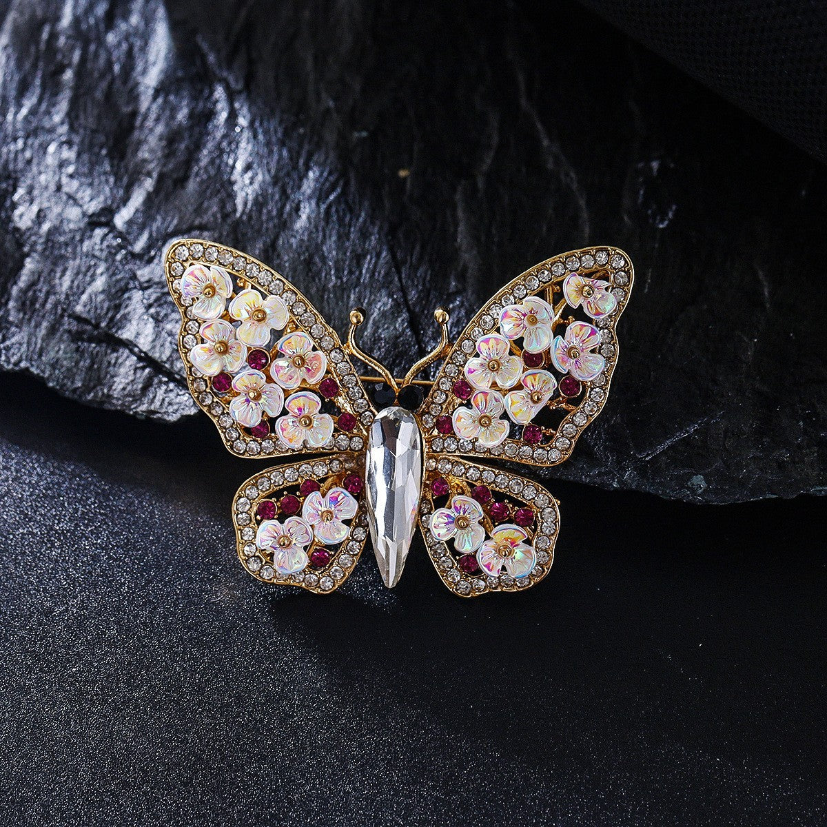 Schmetterlings Damen Broche Luxuriöse und elegante Schmetterlings Brosche aus Le